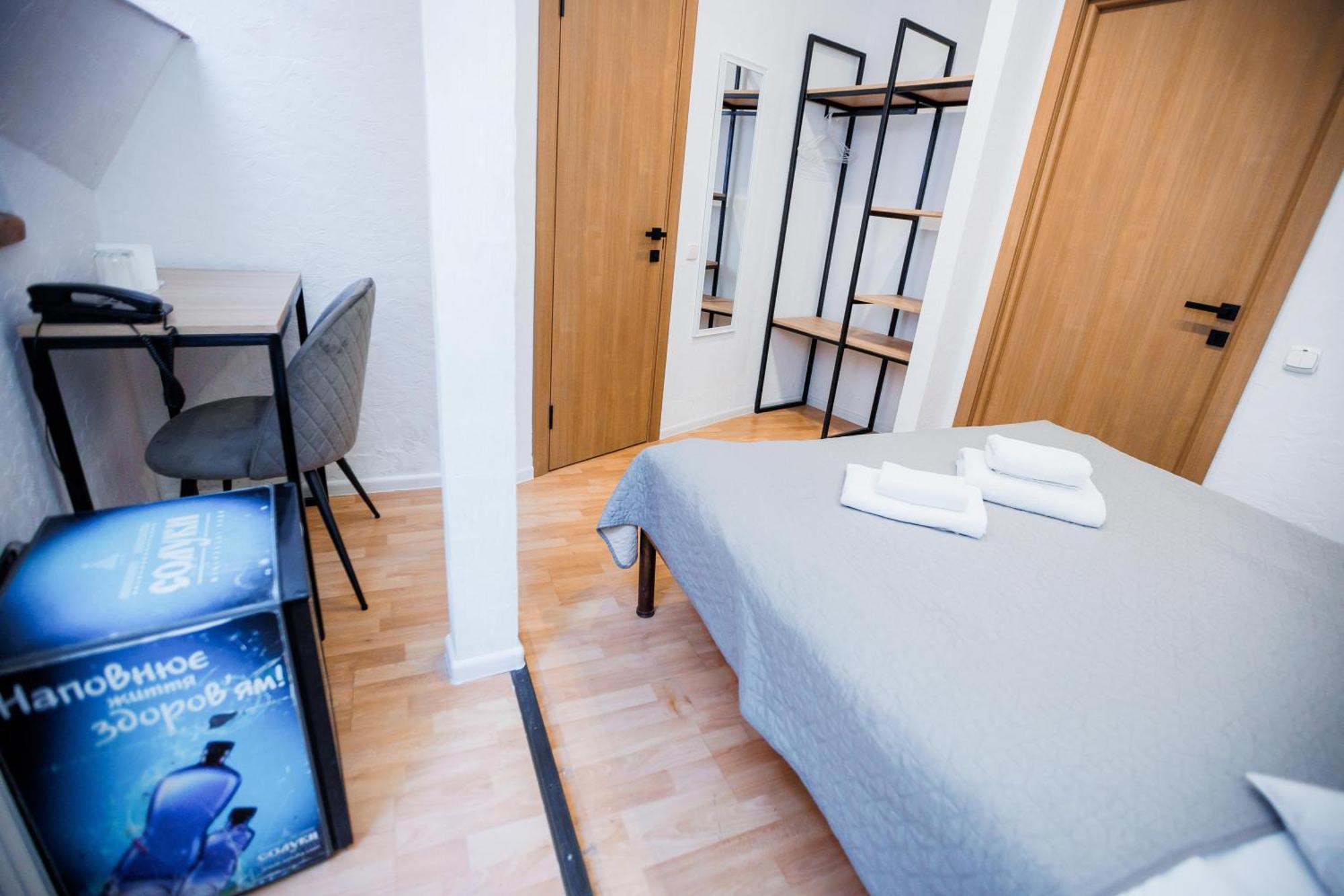 Staryi Krakiv Hotel Лвив Екстериор снимка