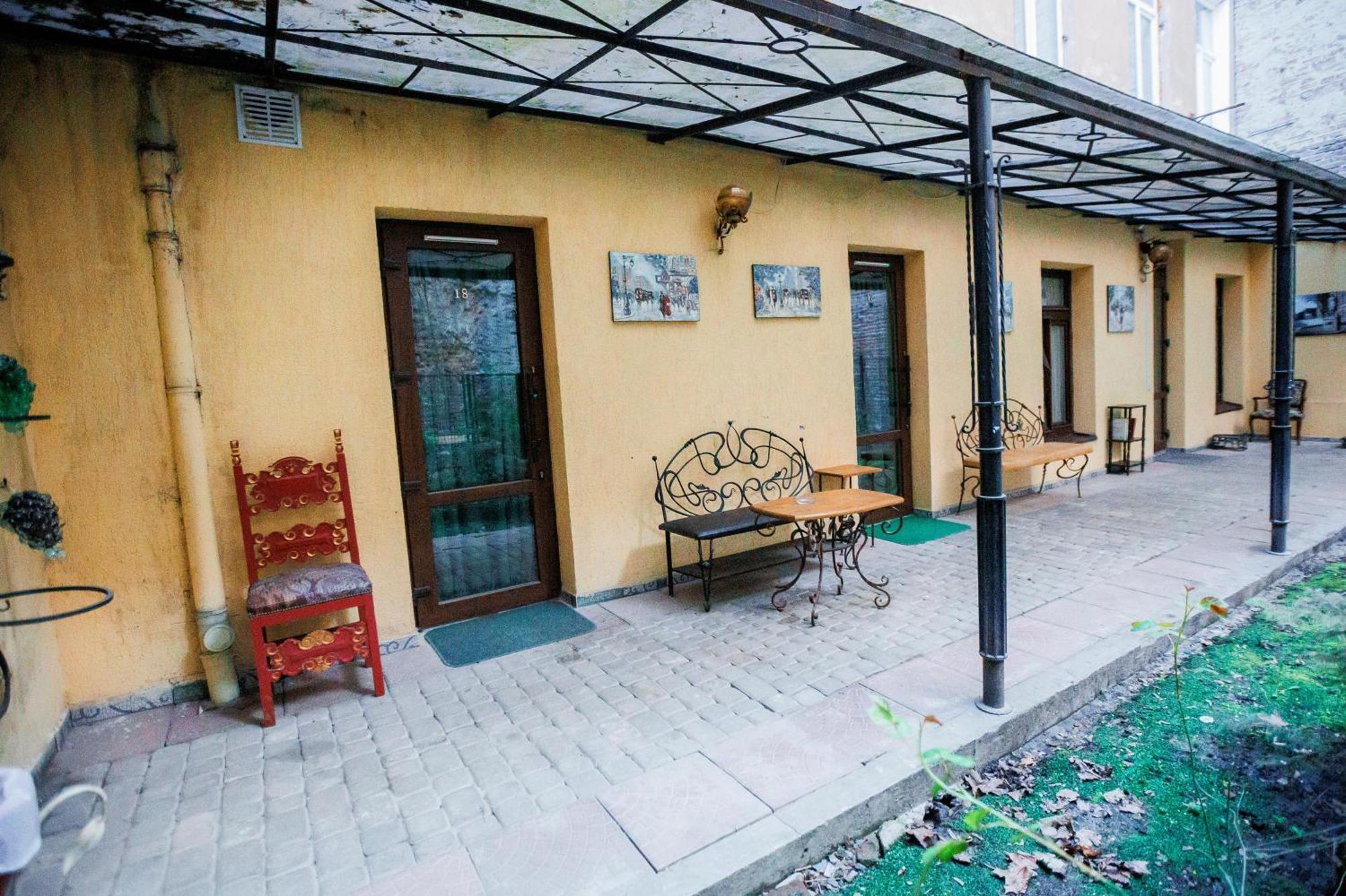 Staryi Krakiv Hotel Лвив Екстериор снимка