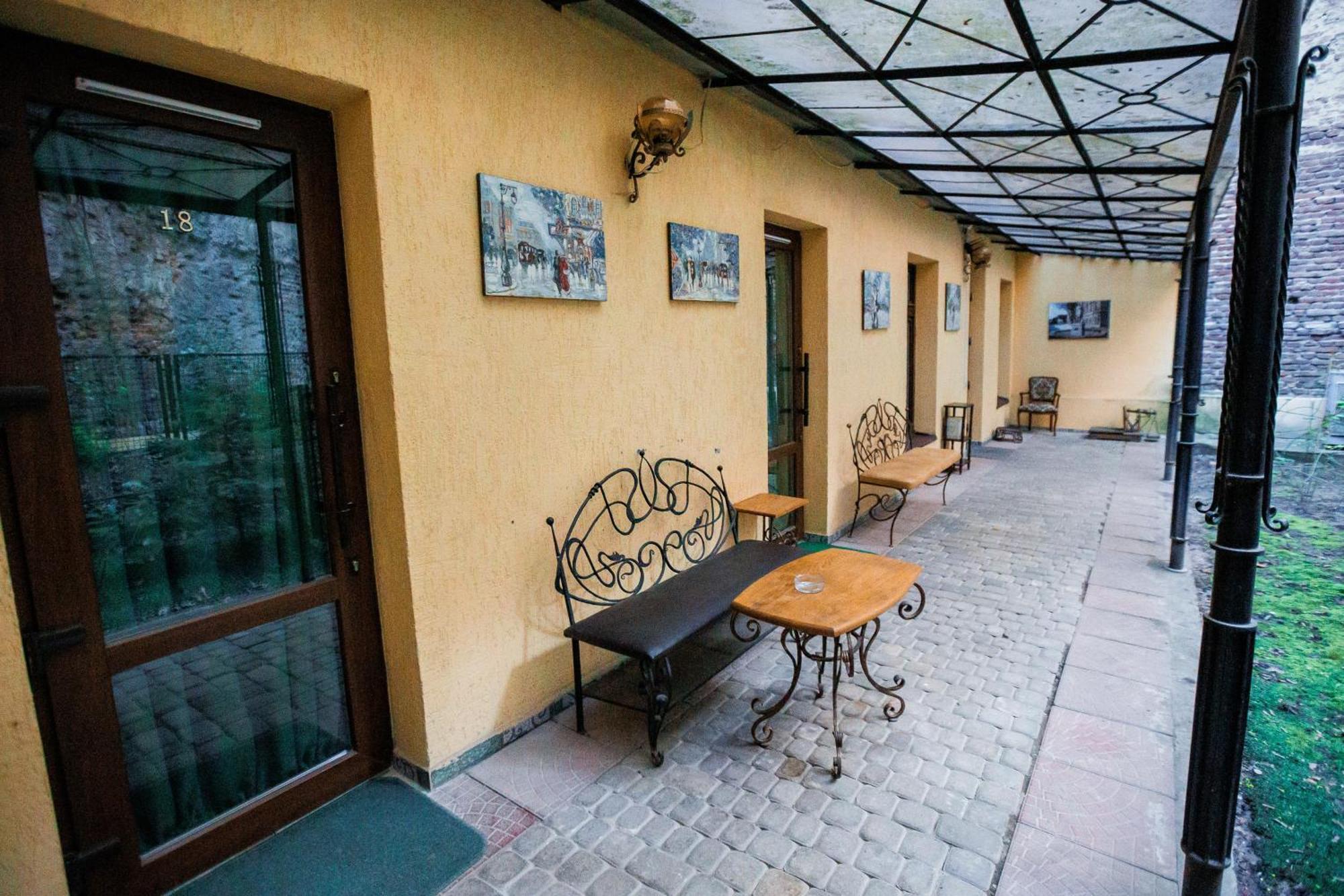 Staryi Krakiv Hotel Лвив Екстериор снимка