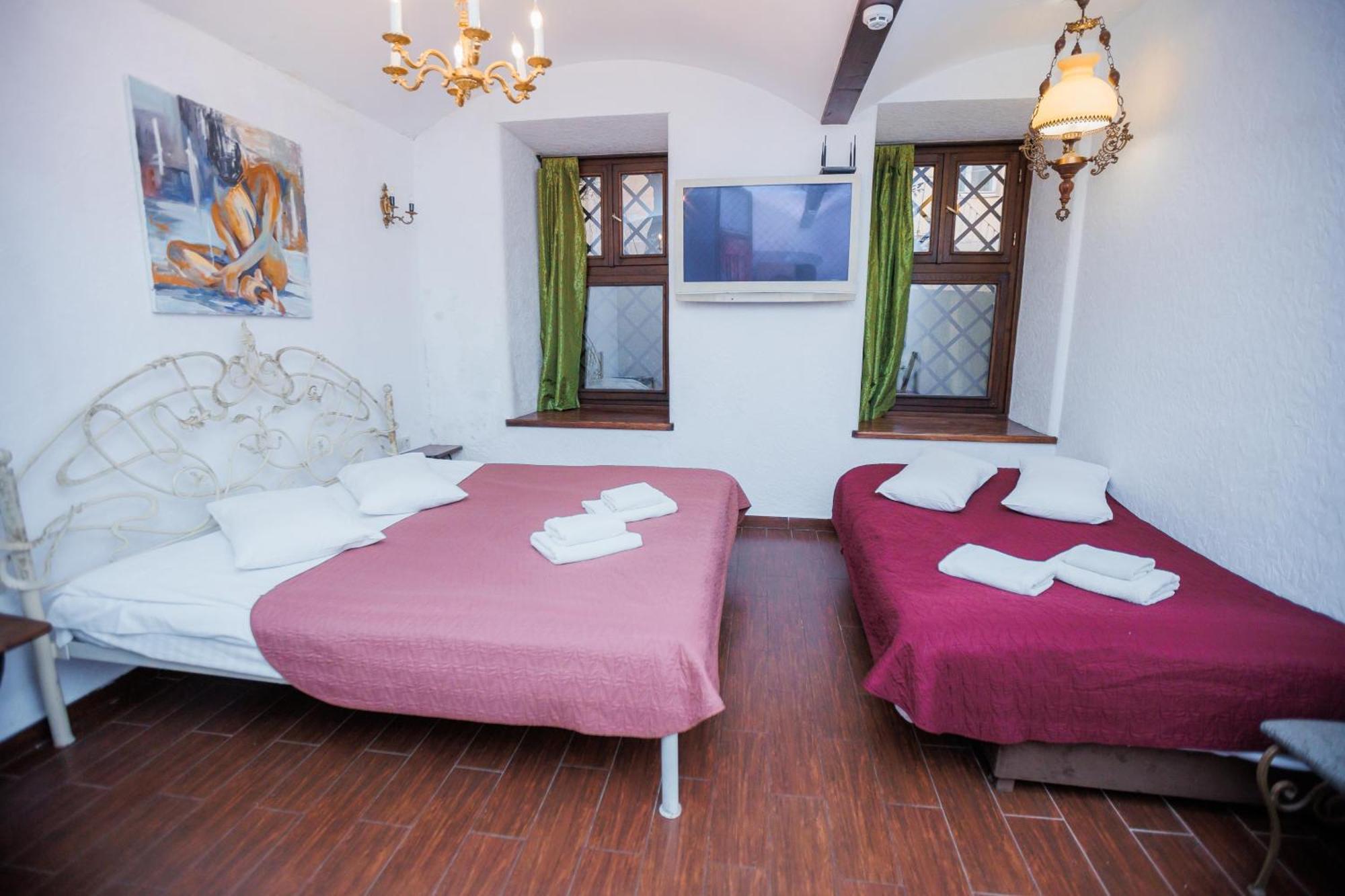 Staryi Krakiv Hotel Лвив Екстериор снимка