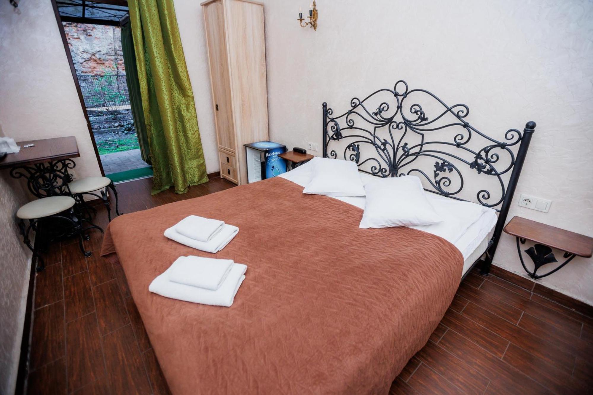 Staryi Krakiv Hotel Лвив Екстериор снимка