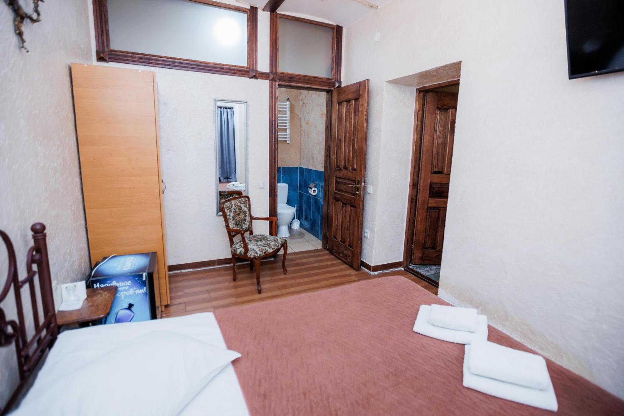 Staryi Krakiv Hotel Лвив Екстериор снимка