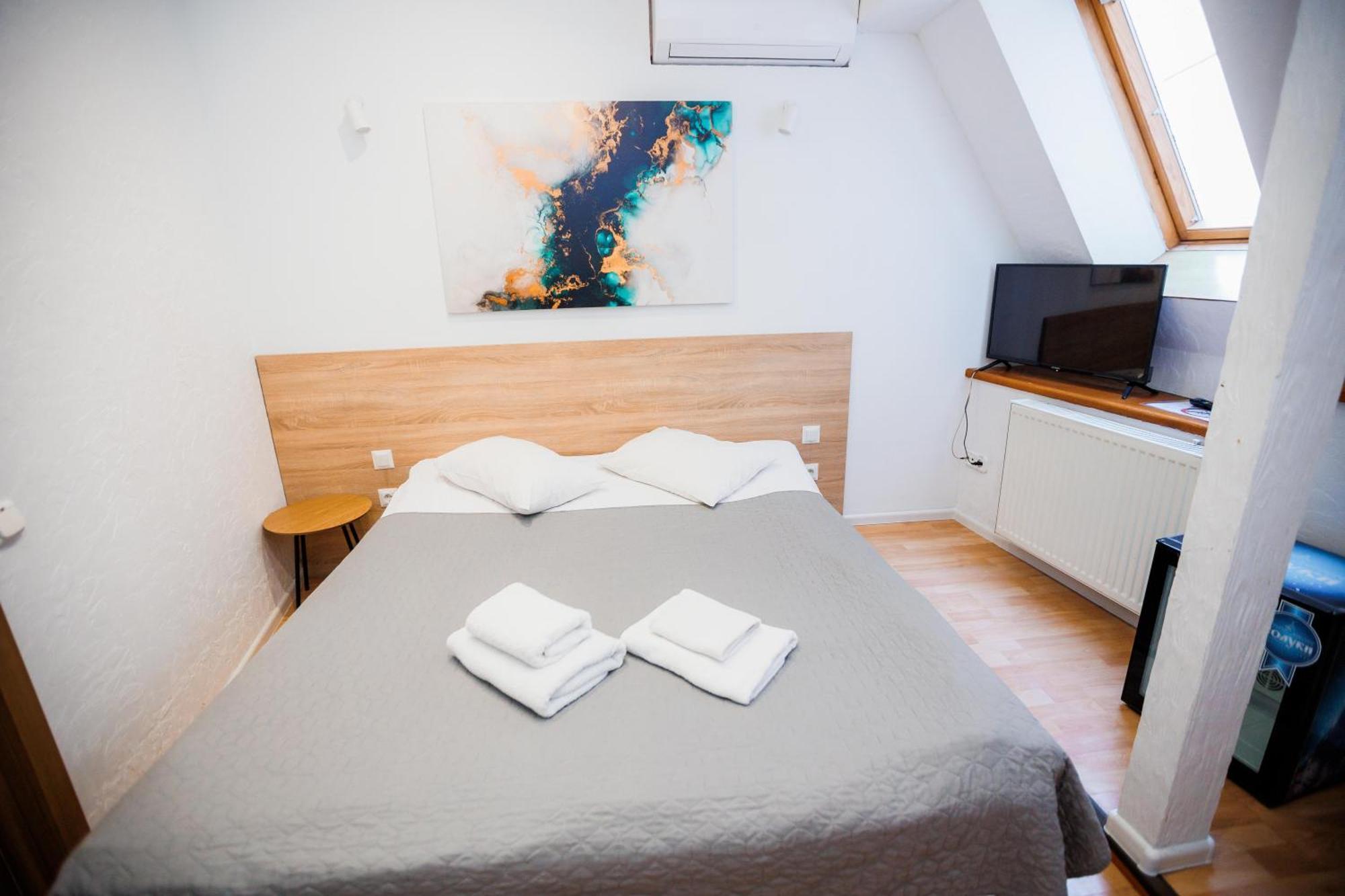 Staryi Krakiv Hotel Лвив Екстериор снимка