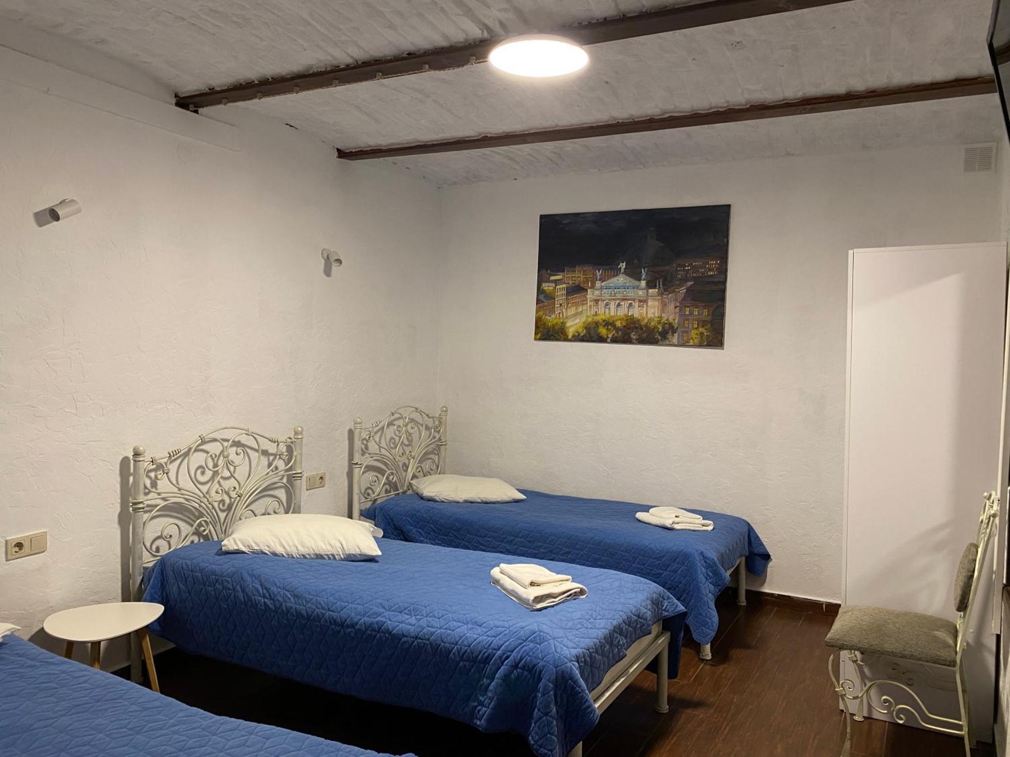 Staryi Krakiv Hotel Лвив Екстериор снимка