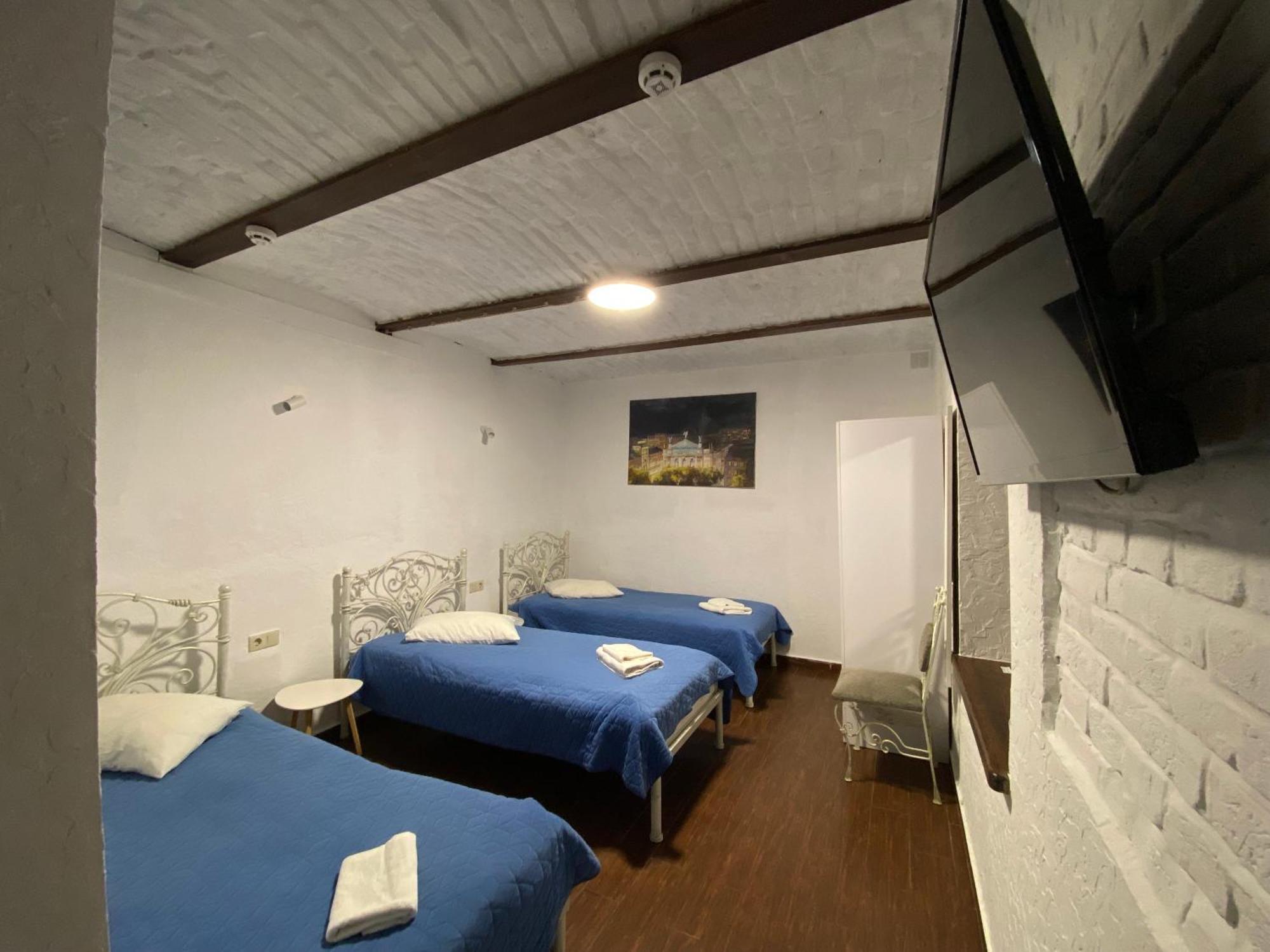 Staryi Krakiv Hotel Лвив Екстериор снимка