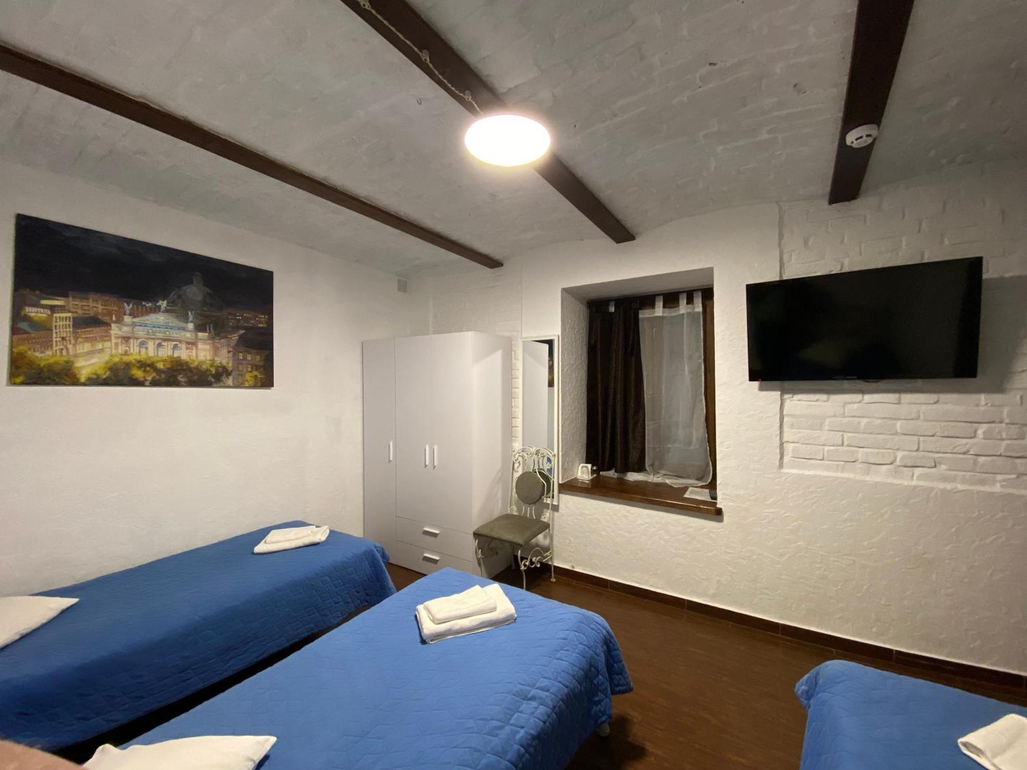 Staryi Krakiv Hotel Лвив Екстериор снимка